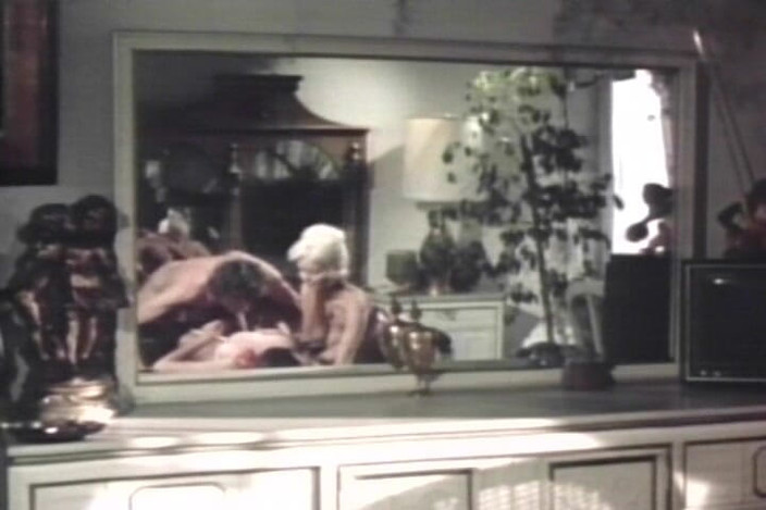 Planete Francaise: Des Françaises élégantes se tapent du sperme après un trio