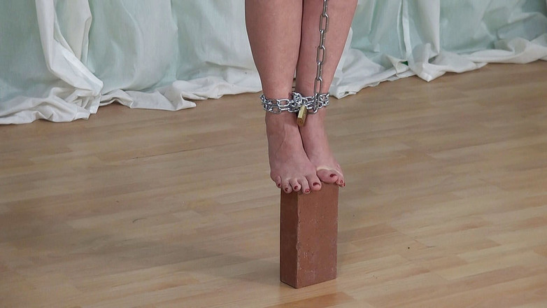 Yvette xtreme: V řetězcích - hardcore BDSM s Yvette Costeau