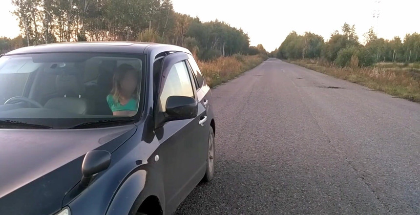 Juli Smith Meow: Kesilen kıyafetleri seviyor musun?