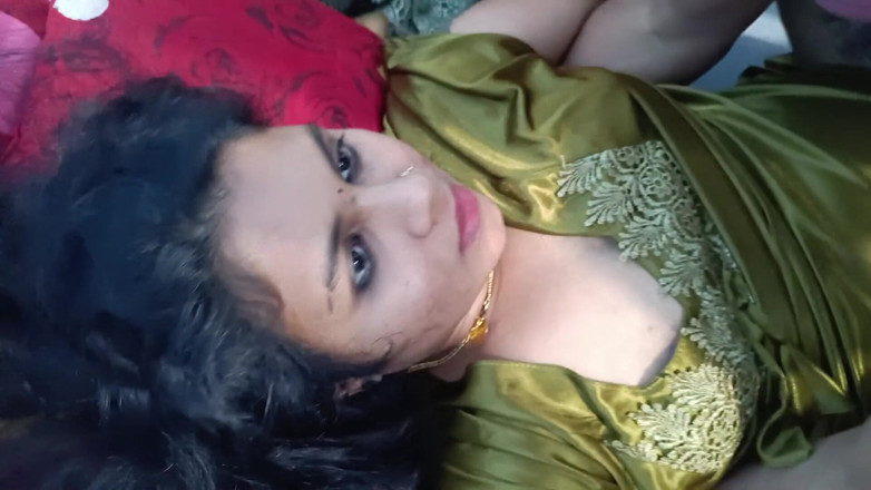 Vaigavarun45: Cornudo marido convience a la esposa para disfrutar de follar...