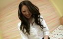 Asiatiques: Em gái châu Á tuyệt đẹp được đút đồ chơi trên giường