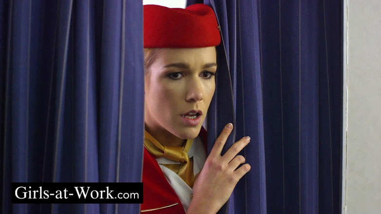 Girls At Work: Czwórka w samolocie z 2 stewardesami