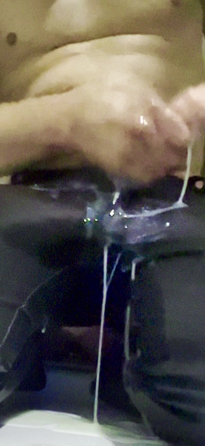 Hyperspermia: Eiaculazione massiccia parte 2