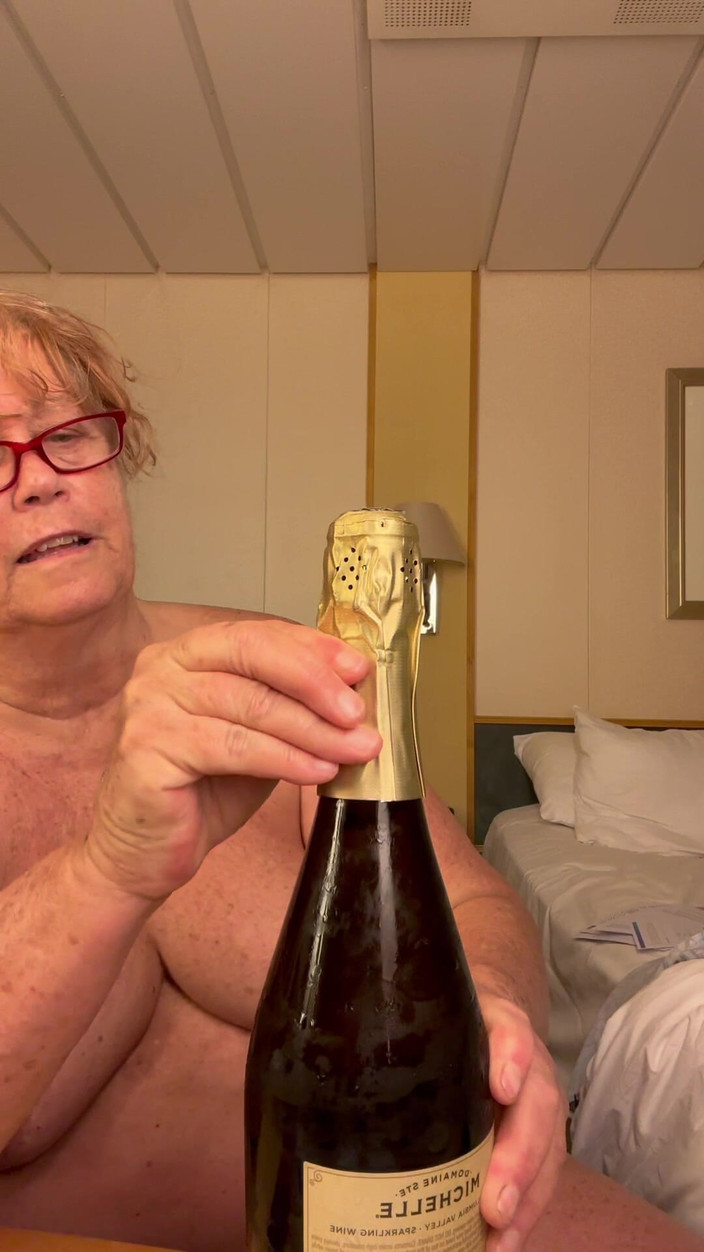 Big Ass 4 U: Okrzyki do zdejmowania mojego kostiumu kąpielowego