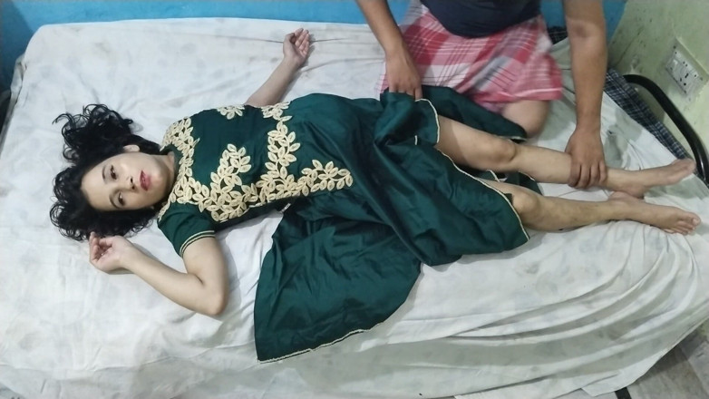 Indian Muslim Couple: Desi-vrouw Tanish Fatima wilde ochtendbui kon ze hem niet weerstaan