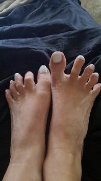 Best Edging Material for Foot Worshippers