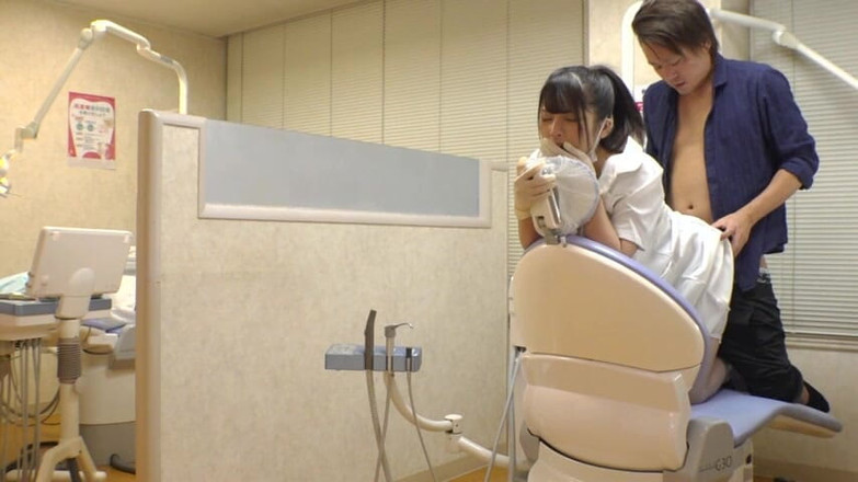 CherryBONBON: Doktor Gigi yang terus mengunci mata dengan saya