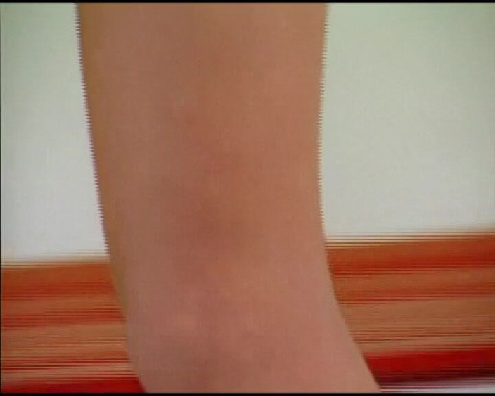 Deutsche Madchen: Awek bergaya dari Jerman dapat pakaian sempurnanya tetapi Lingerie Stays