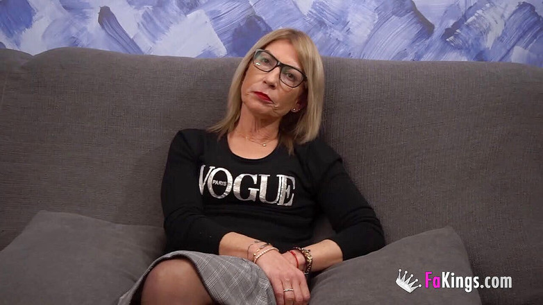 FAKings: Індіана повернулася! Секс-божевільна мачуха знову виконує свої порно фантазії