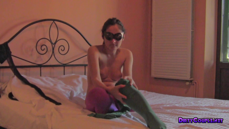Dirty Couple: Skinny brunette masturbate in pantyhose.