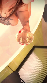 Public Toilet with a 22cm Bwc, and a Cuckold Helping, I Drink More Than 1 Liters of Golden Nectar and Then Messy Gag!!