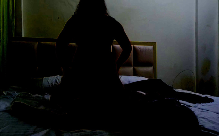 Ankita10000: Lelaki kote hitam besar mengongkek terlalu banyak kepada awek India...
