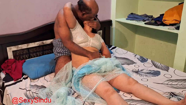 Sexy sindu: Indian Bhabhi Sex in Saree with 50 Year Old Man