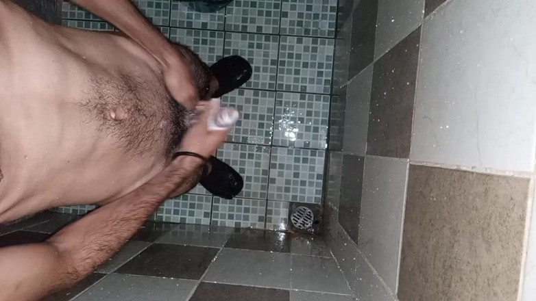 Cute boy jerks off: Il ragazzo del nicaragua si masturba come se ci fosse...