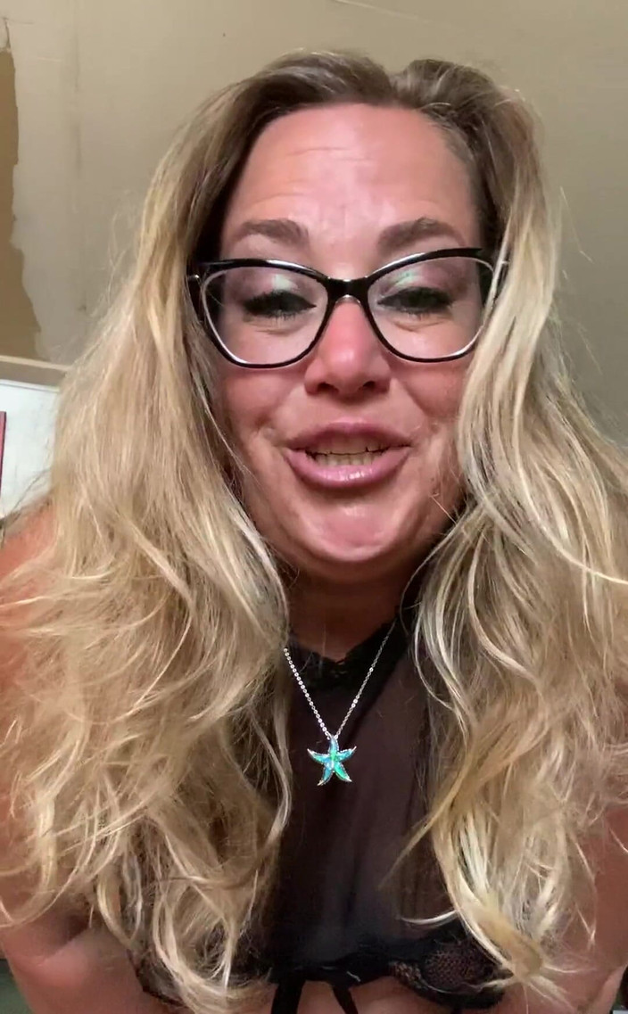 Lily Bay: Roupa nova !! Yay, eu me sinto bem! Alguém precisa de...