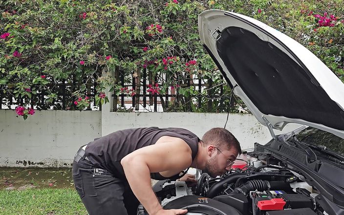 Salome Gil: Mereka bantuin aku memperbaiki mobilku dan aku bayar dengan cara...