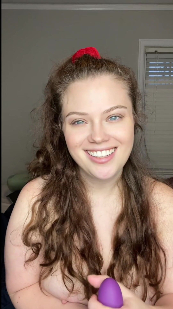 Dirtysecret: Mama vitregă cu vedere la persoana 1, comparând pula uriașă a...