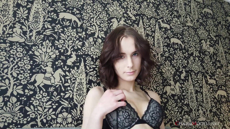 CharmModels: Poppy Sexy Skinny Teenager in Elegant Room Video