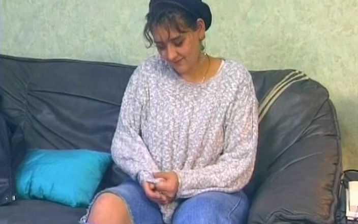 Deutsche Frauen: Bystig tysk slampa får sin fitta fingrad