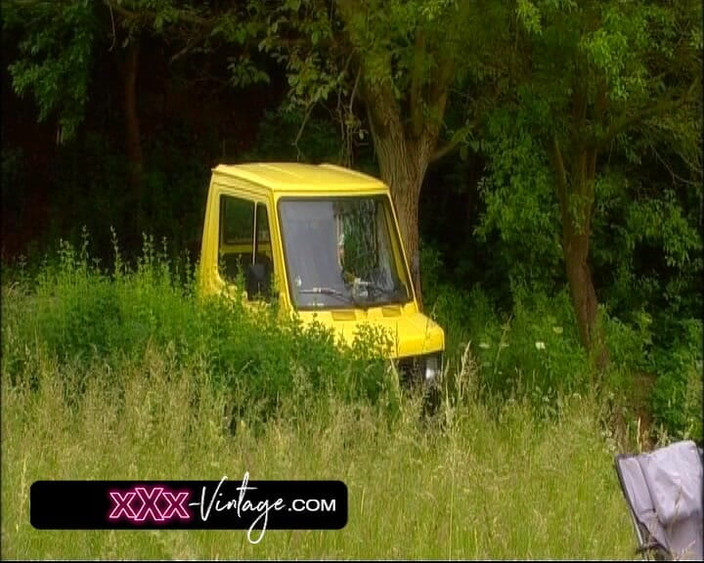 XXX-Vintage: Plaisir anal amoureux de la nature