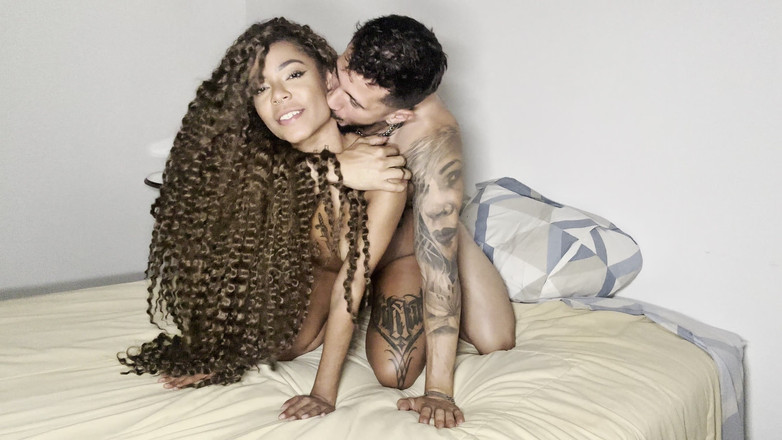 Mr Roca: 与阴户紧致的热辣黑人巴西女郎的自拍性爱