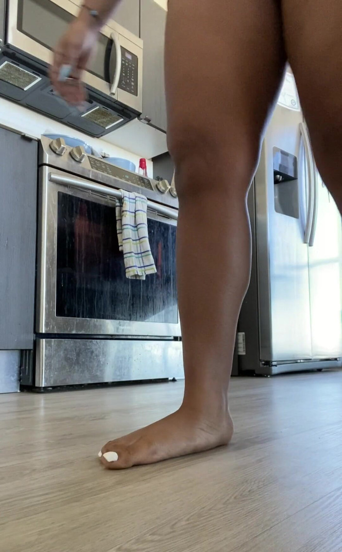 Baby Soles: Mijn voeten filmen tijdens het koken