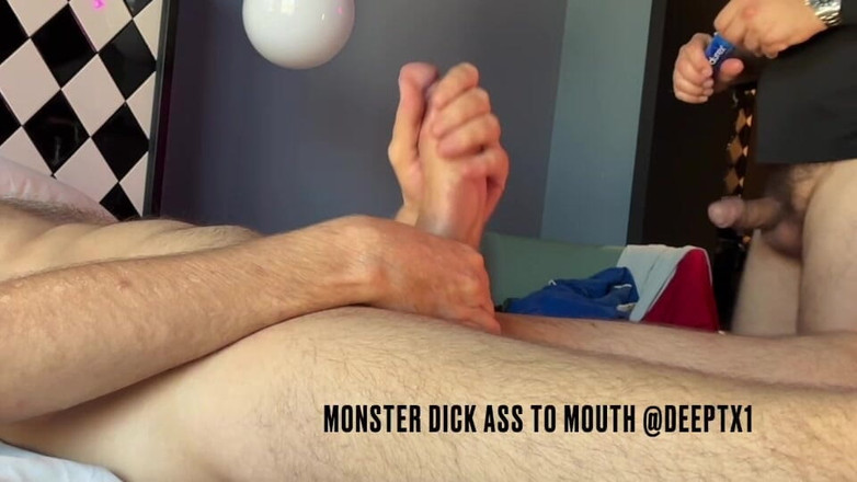 Deeptx1: राक्षसी लंड मेरे गले और गांड को चोदता है