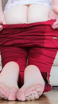 Wetting: Big Booty and Tight Red Jeans