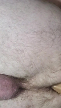 Kremowanie Z mojego manpussy podczas pieprzenia Dildo. Kto chce smaku?