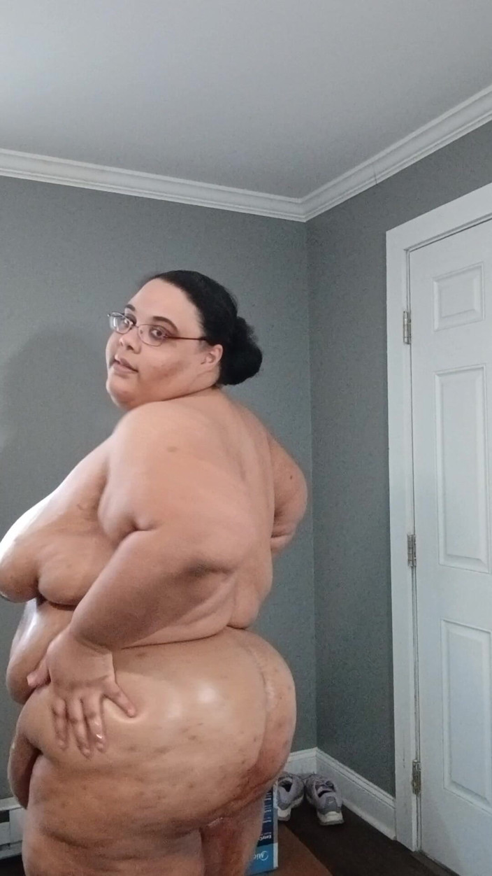 Jessica pigslut: Semua diminyaki!