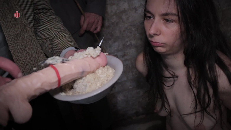 Inquisition and prison world: 48H Jail Extreme - Exercițiu de înghițire a gâtului profund la micul...