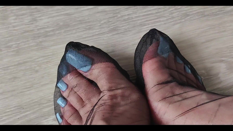 Goddess Lena: 我热辣的尼龙脚