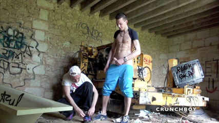 EXHIB BOYS: Webcam in exhib cruising with Jess and John