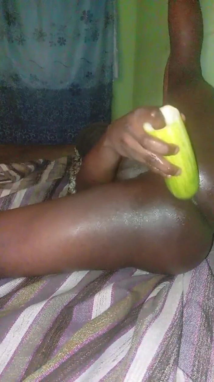 Badman4606: Nadržená sexy černá krémová děvka