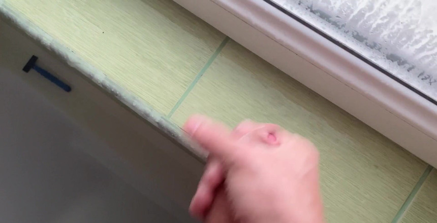 Hottestguys21: 在窗边自慰