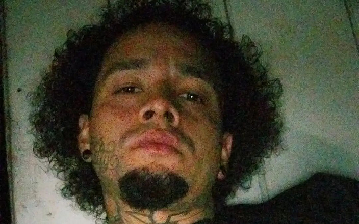 Tatted up N Horny: Gran carga