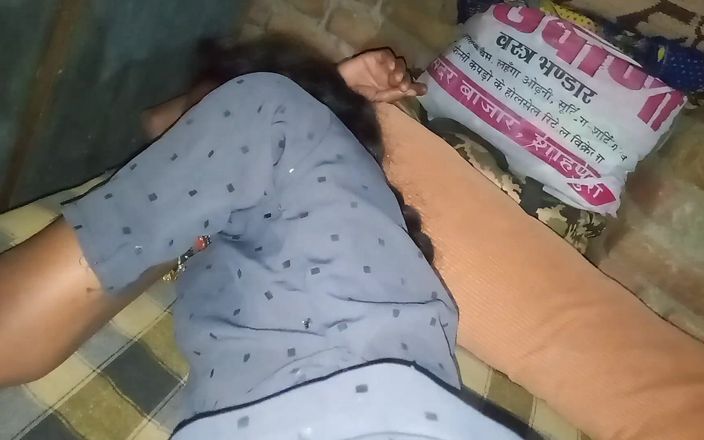 Naice: Indická vesnice Devar Bhabhi, celá noční videa