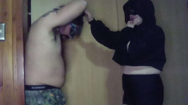 Mois Fantasys: Mois Slave Belly Punch