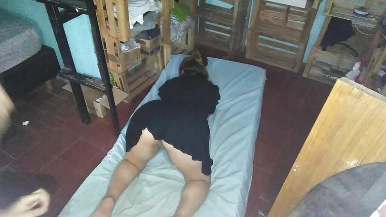 Fitcure1: Deslice la tanga de mi esposa hacia un lado y...