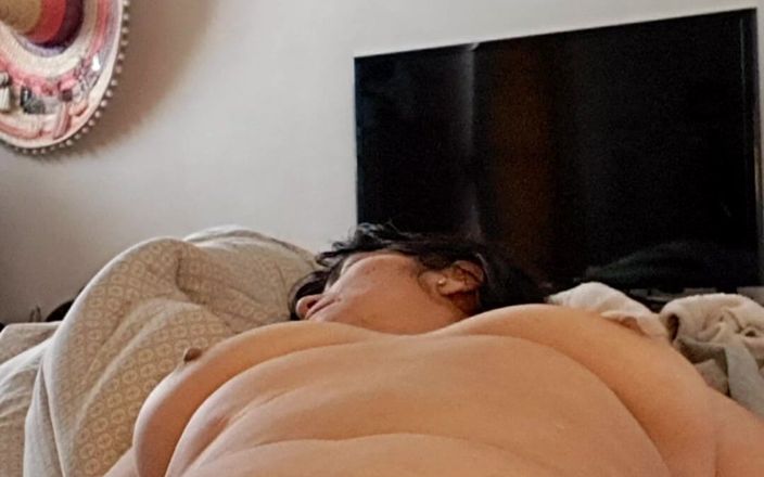 Mommy big hairy pussy: Мачуха чекає, поки пасинок прийде і трахає її