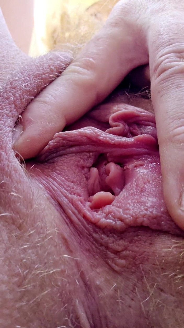 NaughtyRedFarmgirl: 支配女神让你吃屁股和阴户