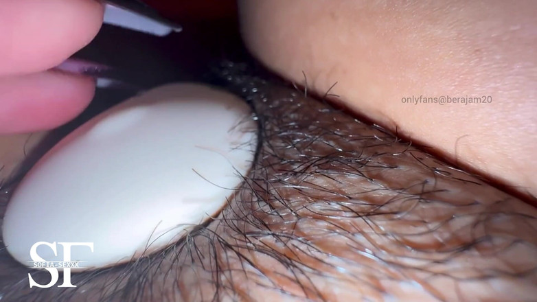 sofiasexxx: Молодая женщина со сливочной киской