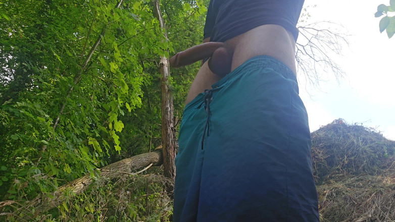 Daddys Legacy: Masturbare riscantă în aer liber - aproape prinsă și ejaculare uriașă în pădure