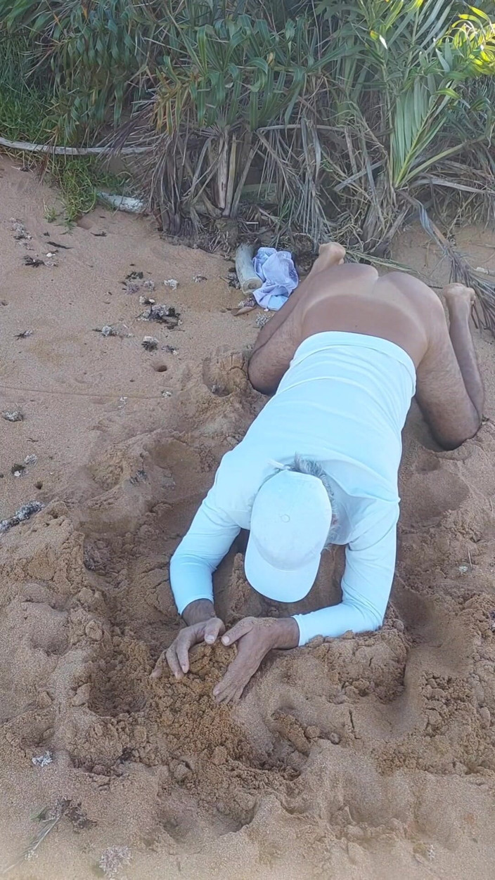 Ladysilvas: Ladysilva My Tanned Ass with Sexy Mark on the Beach