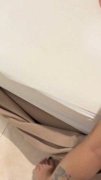 Asyalı Minik Genç Güzellik Poposu Seks Dersi, Poposunu aç Bırakıp Osurup Boşalmasını Sağlıyor.