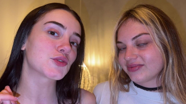 Chavitaxxx: Sniffing and Sucking Each Other's Ass with My Best Friend
