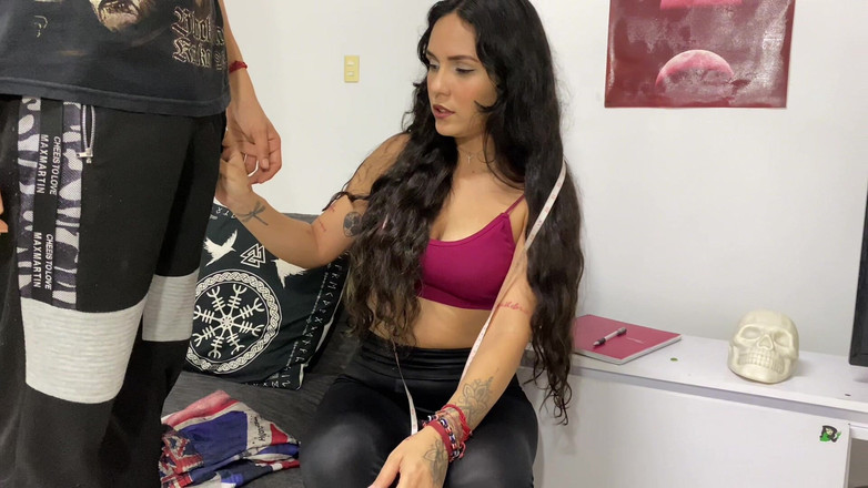 Chia 369: LA COUTURIÈRE NE PEUT PAS RÉSISTER À LA TENTATION ! - Pornographie en...