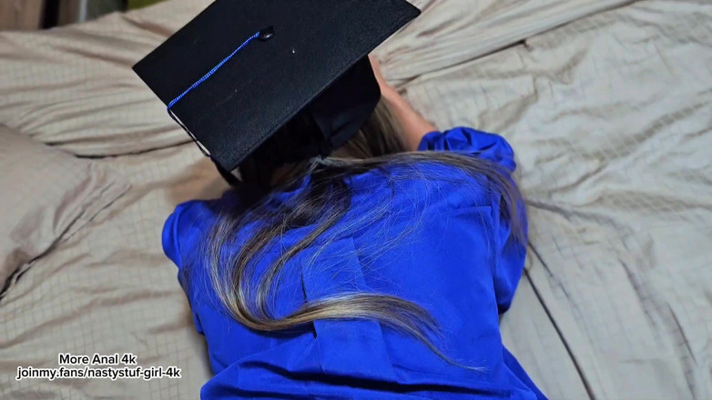 Nastystuf Girl: Jazyk v každé díře, čůrák v zadku její velké vysokoškolačky