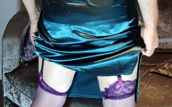 Sissy in satin: Sexy hot blue backless satin dress