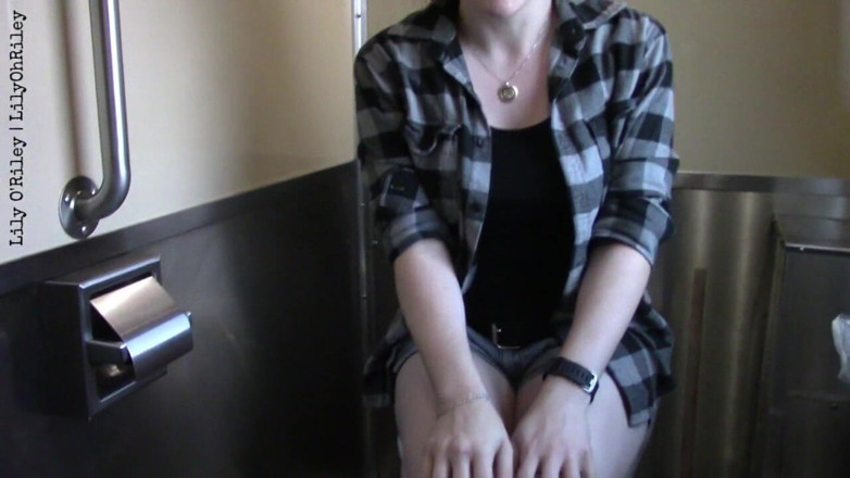 Lily O'Riley: Train Masturbation (wmv)